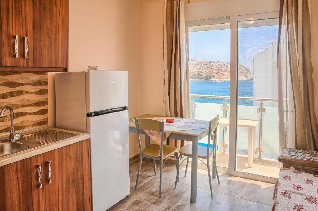 Despinas Seafront Apartments,Haraki Eksteriør billede